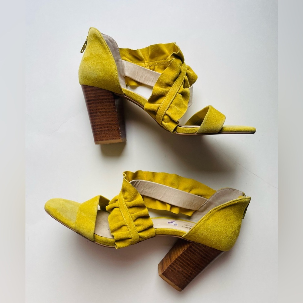 Anthropologie Seychelles Retro Ruffle Yellow Heel